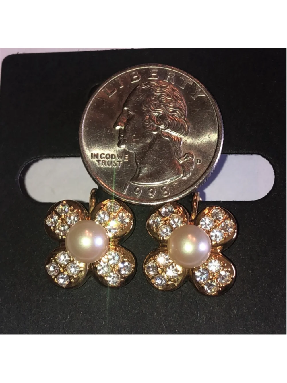 Elegant Gold Tone and Faux Pearl Flower Vintage Retro Boho Clip On Earrings